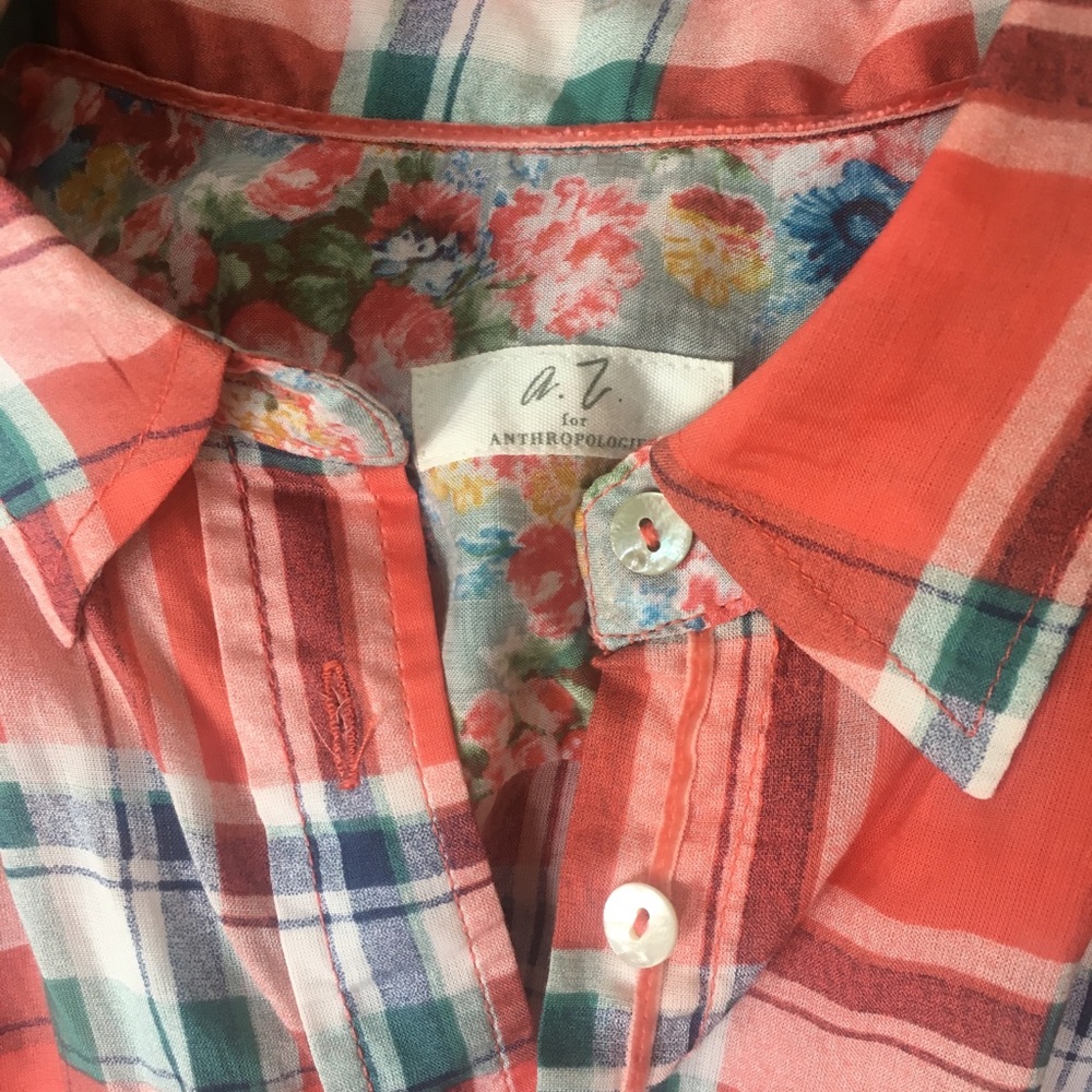Beautiful Anthropologie light plaid top effortless